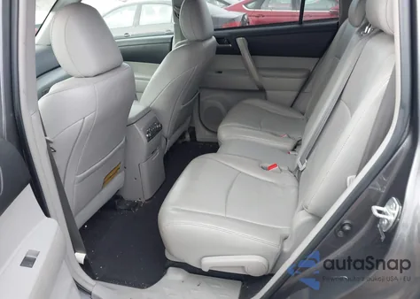 2012 Toyota Highlander Se V6 z USA, uszkodzony, nr VIN 5TDBK3EH2CS142967